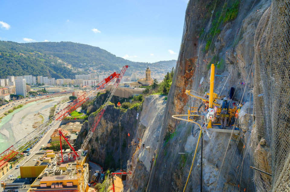 Travaux de confortement falaise Nice